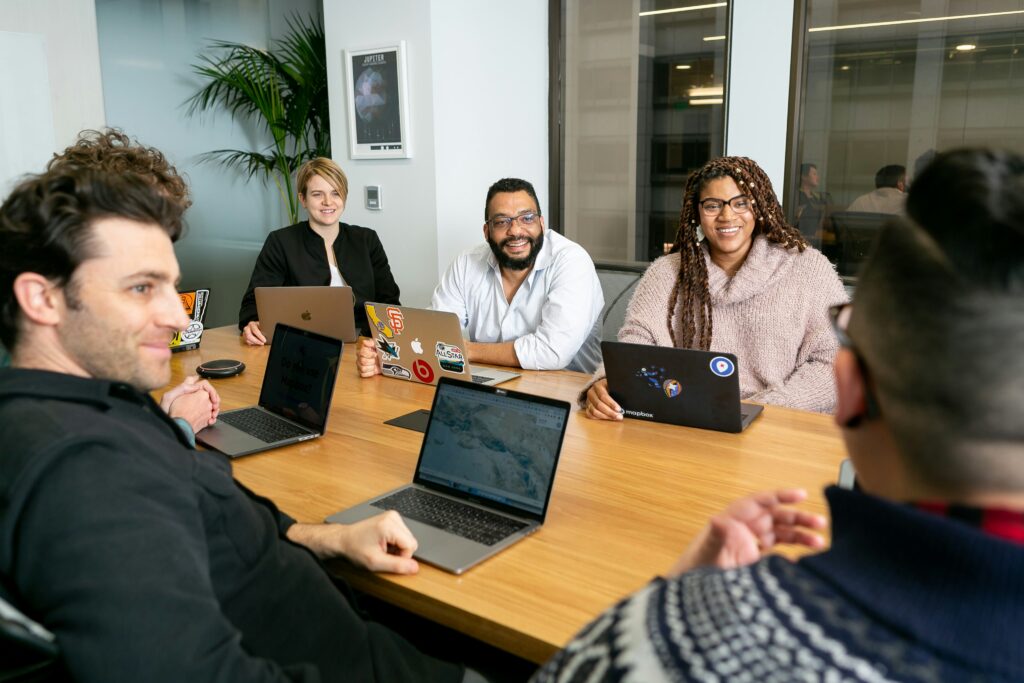 Hybrid Team in office